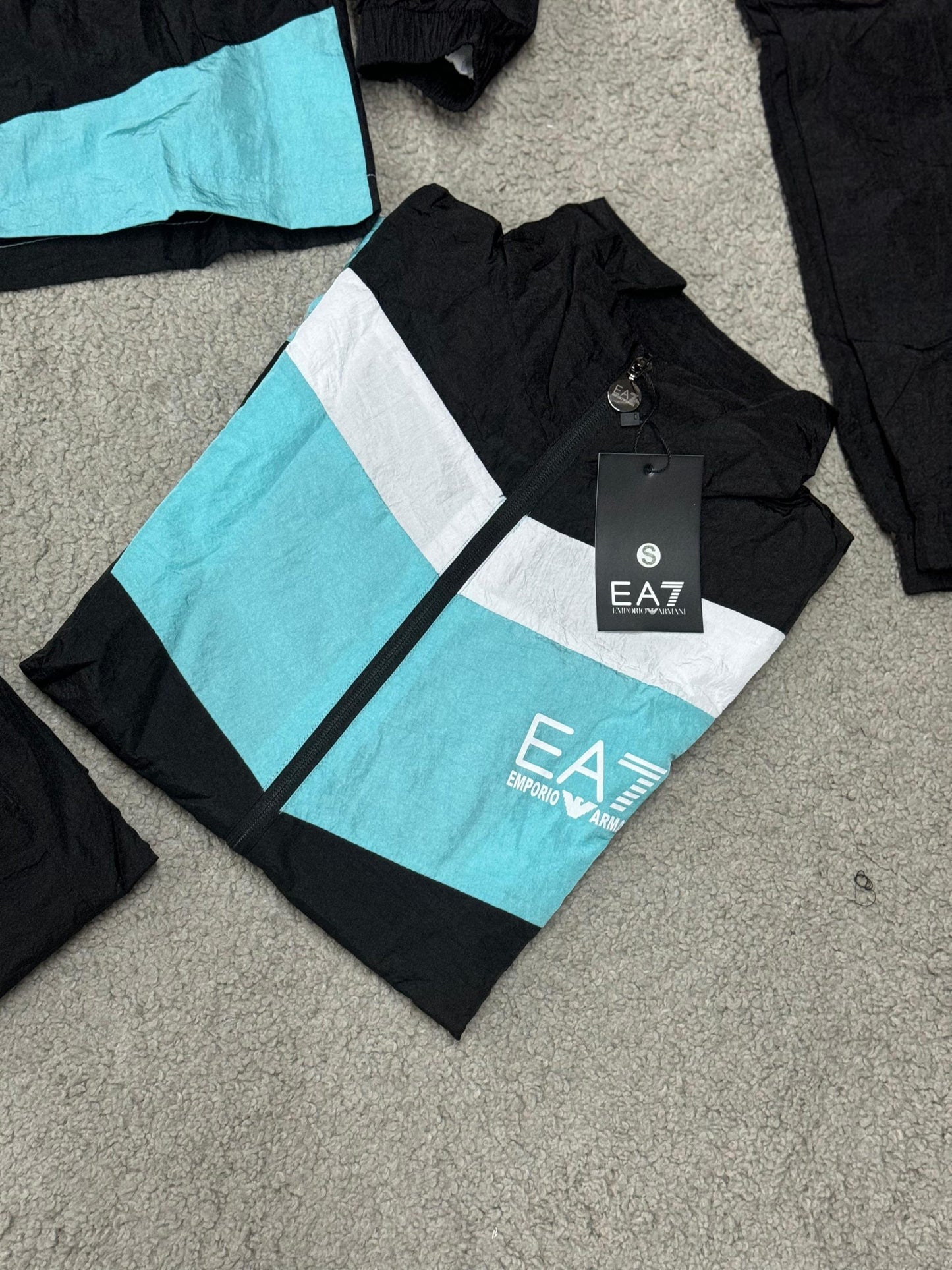 Chandal Armani (azul y negro) Max calidad