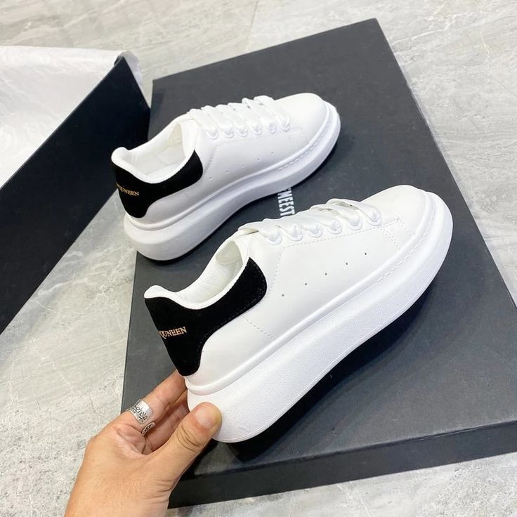 ALEXANDER MCQUEEN