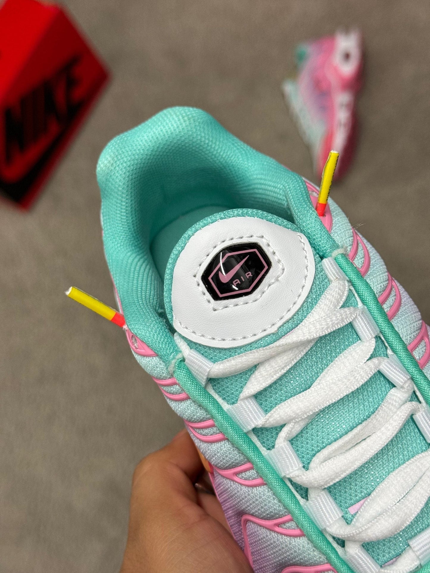 Nike TN (Verde & Rosa)