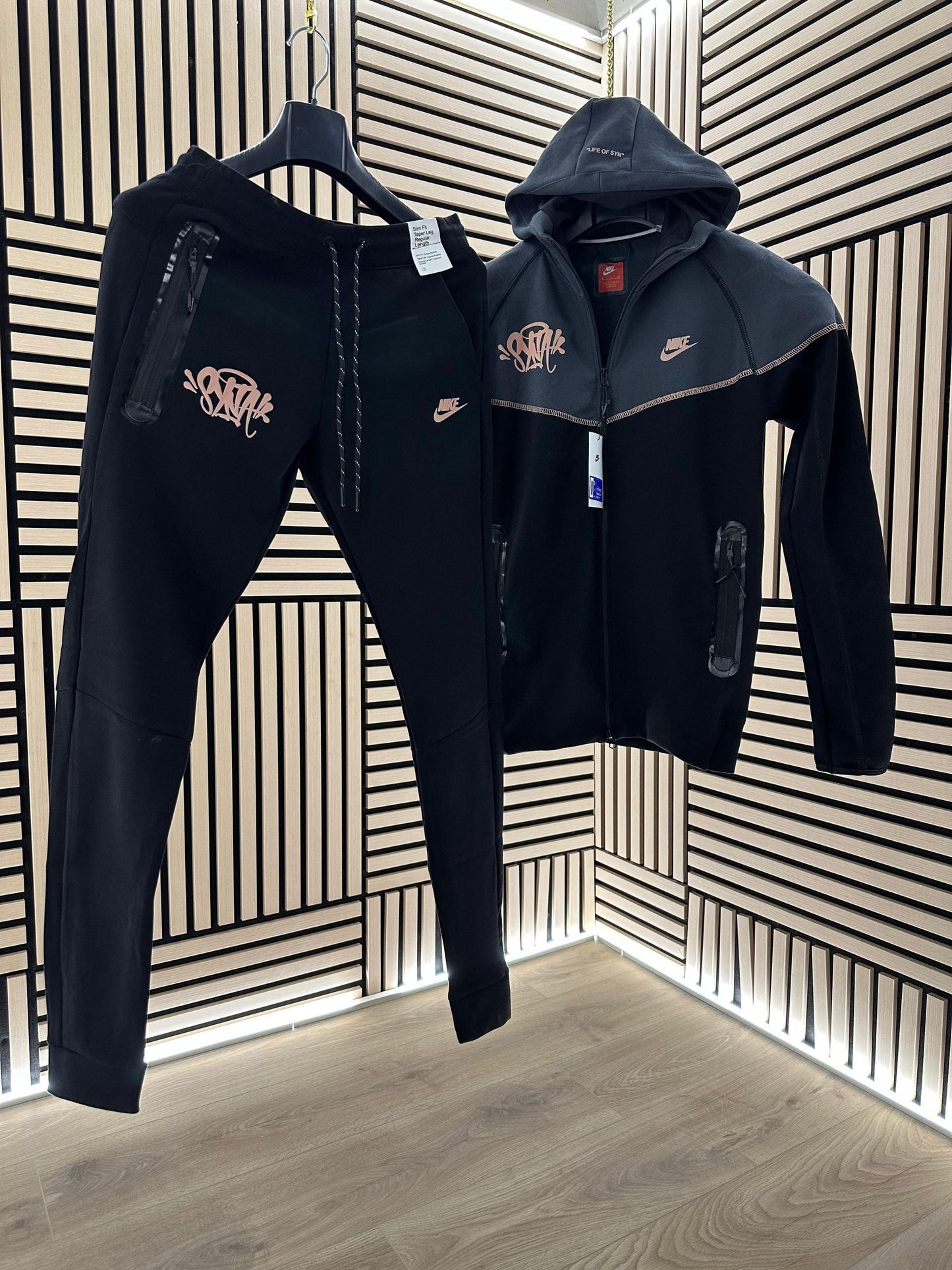 NIKE TECH X SYNA WORLD