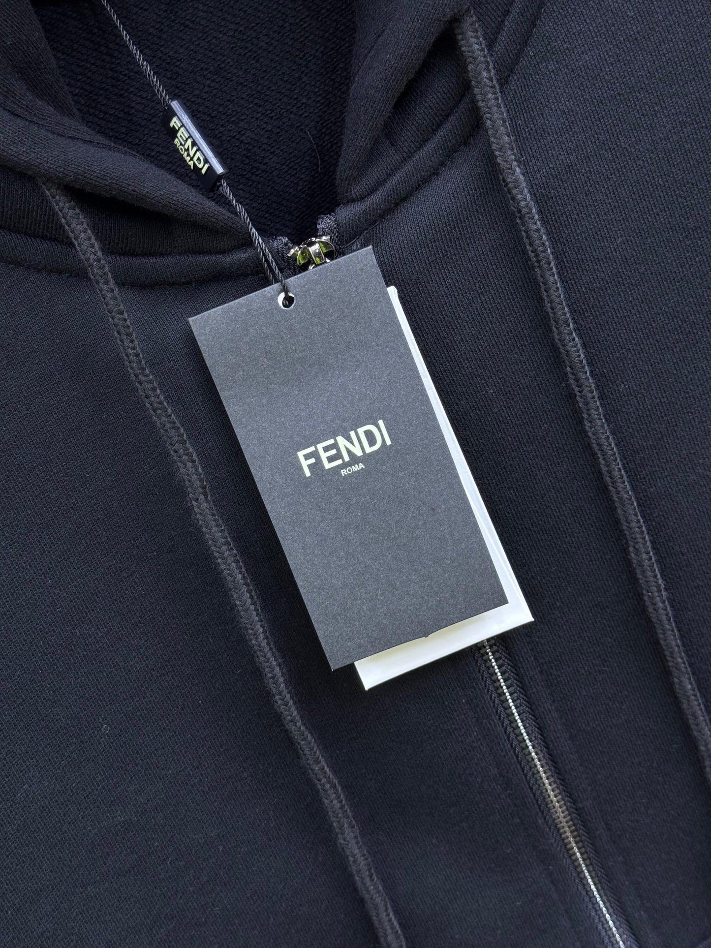 Chandal Fendi “sin mochila”