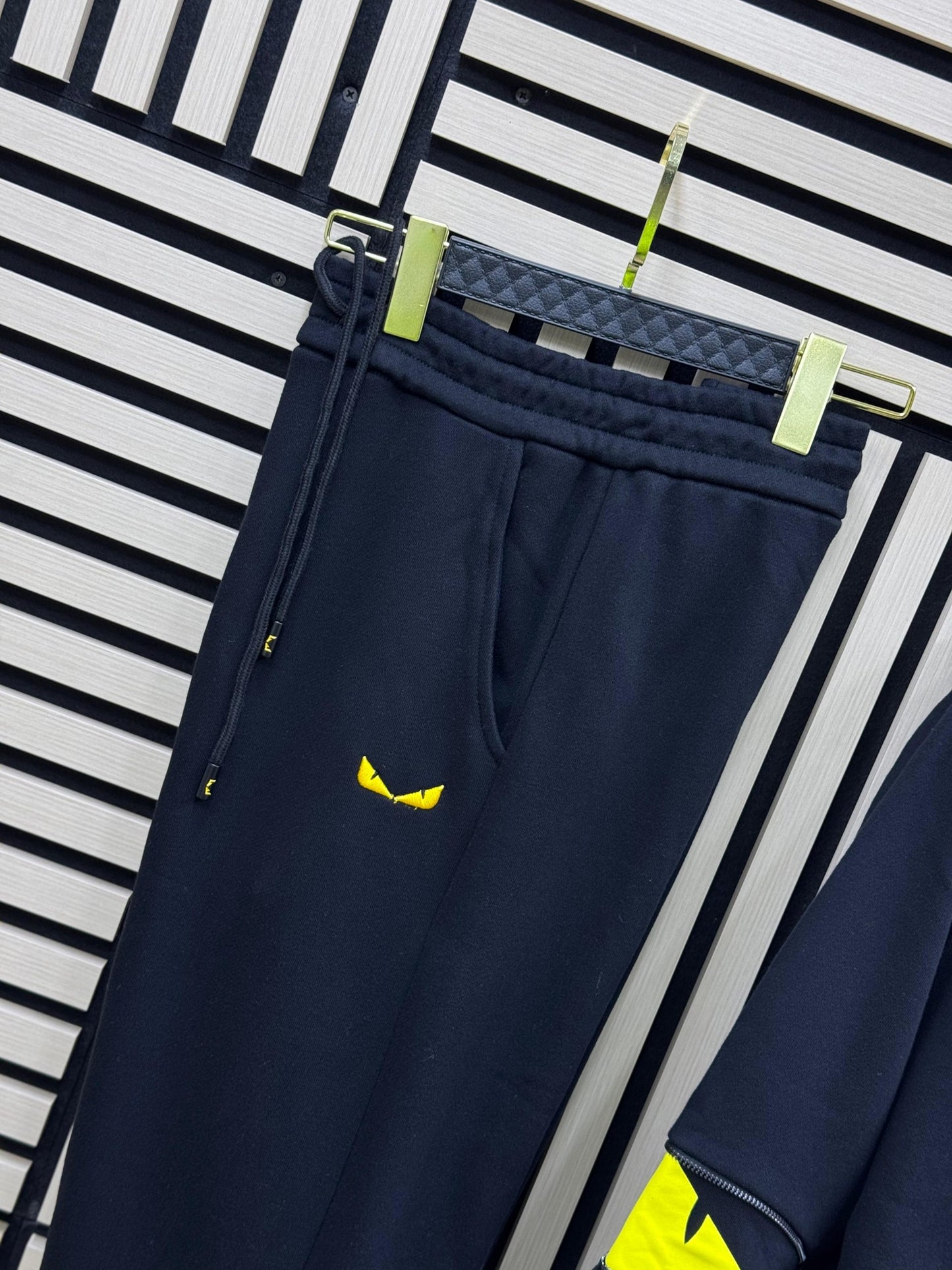 Chandal Fendi “sin mochila”