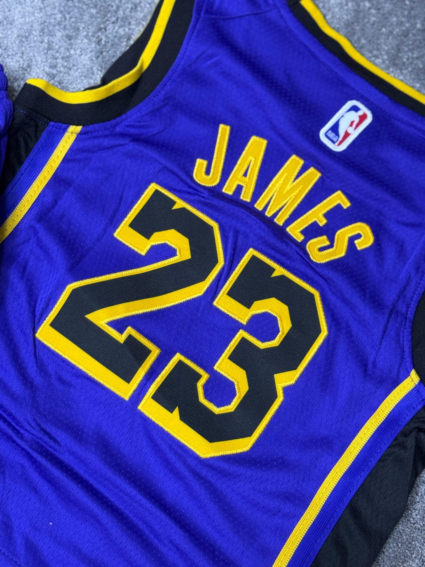 Conjunto verano Lakers para niño ( 10 - 14 )
