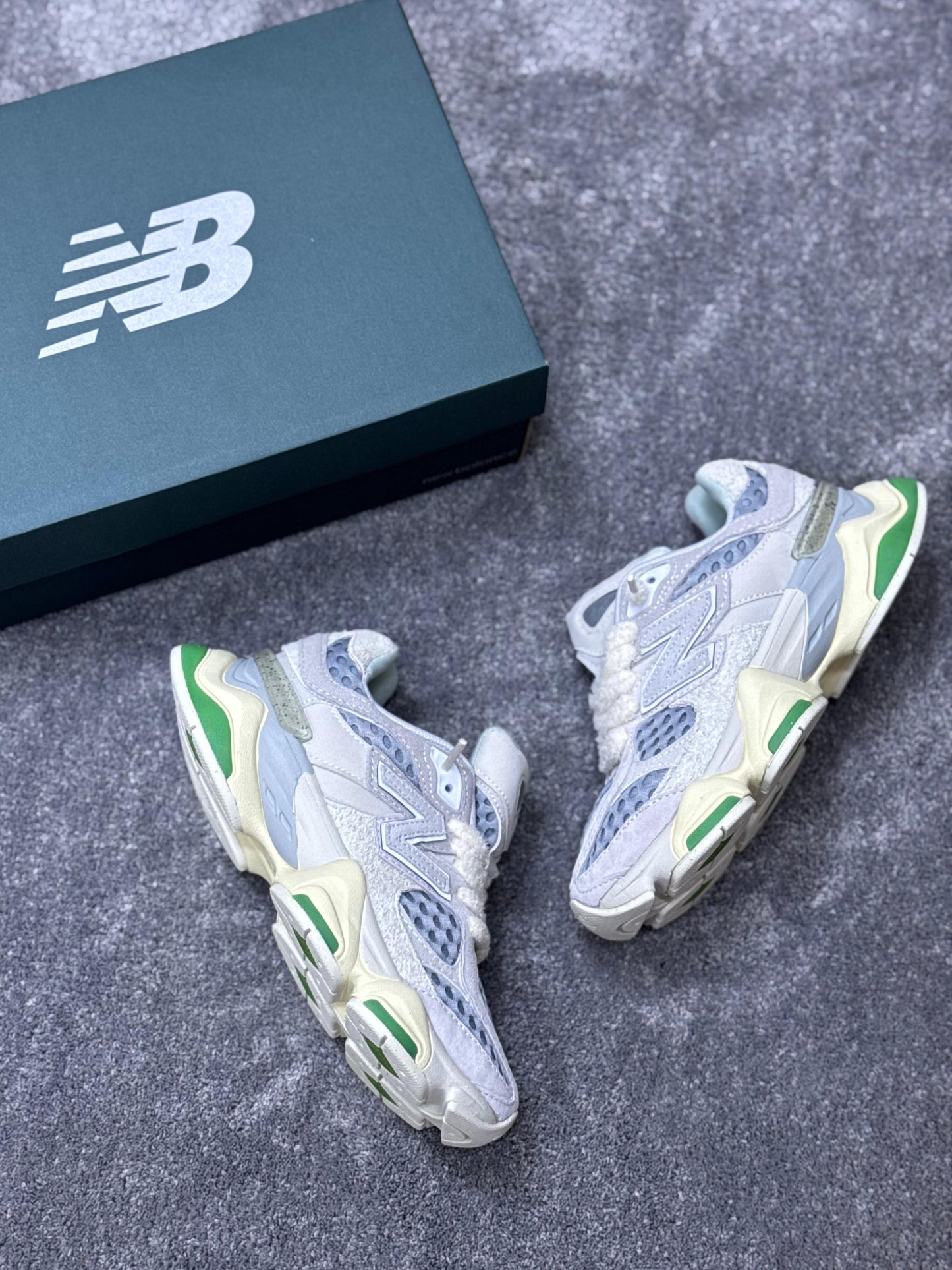 NEW BALANCE 9060 (Gris)