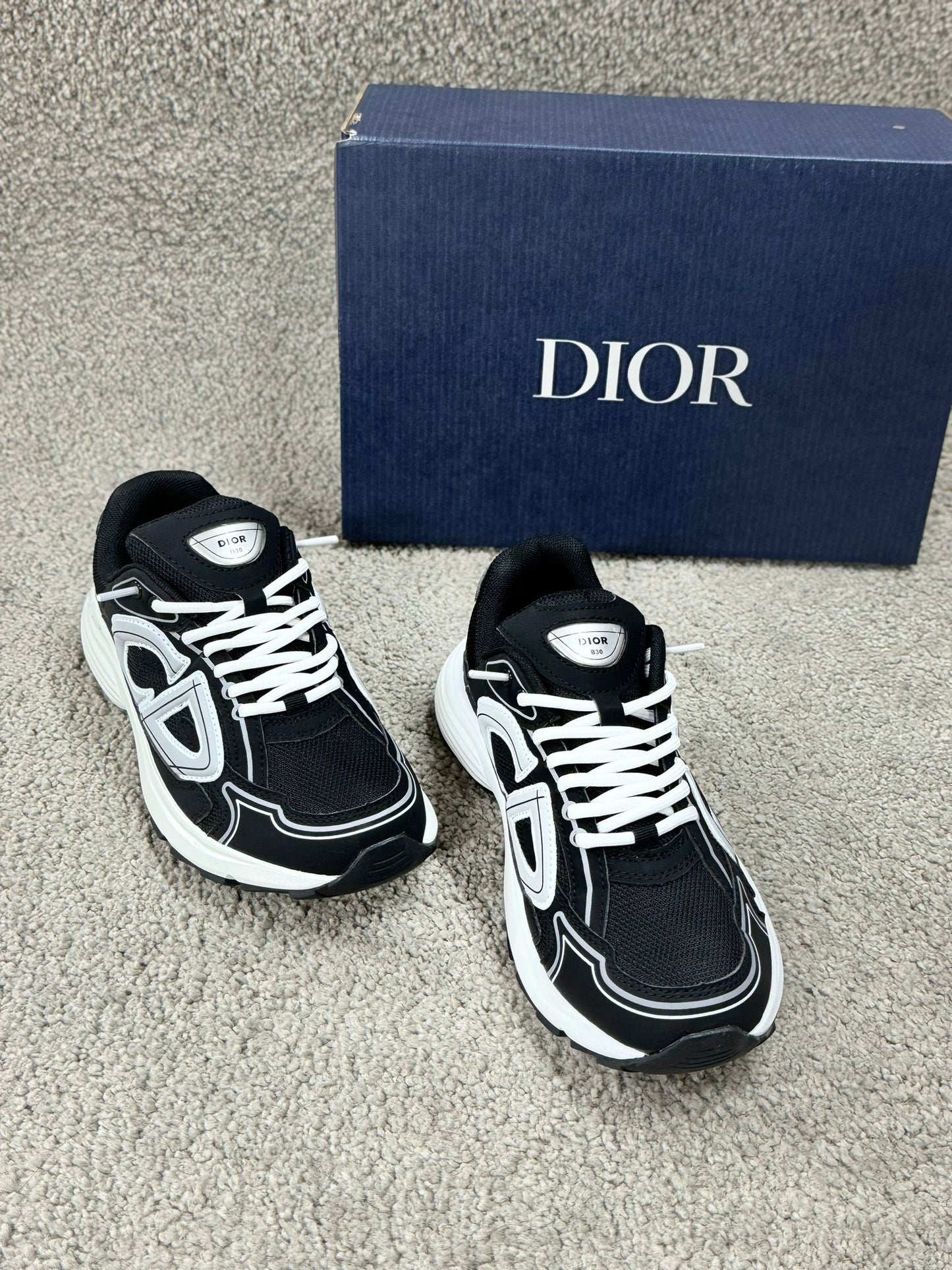 Dior B30 Blanco y Negro