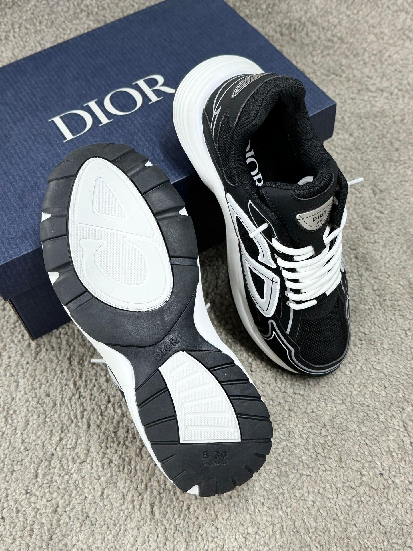 Dior B30 Blanco y Negro